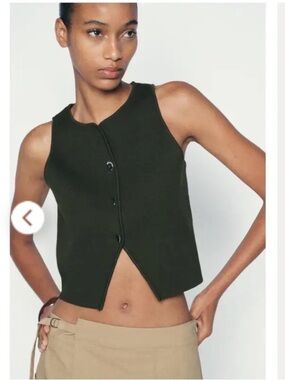 Zara knitted vest size small
